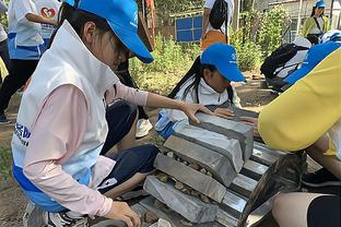 考辛斯谈在中国台湾打球的经历：不可思议 那里美食很多&人很真诚